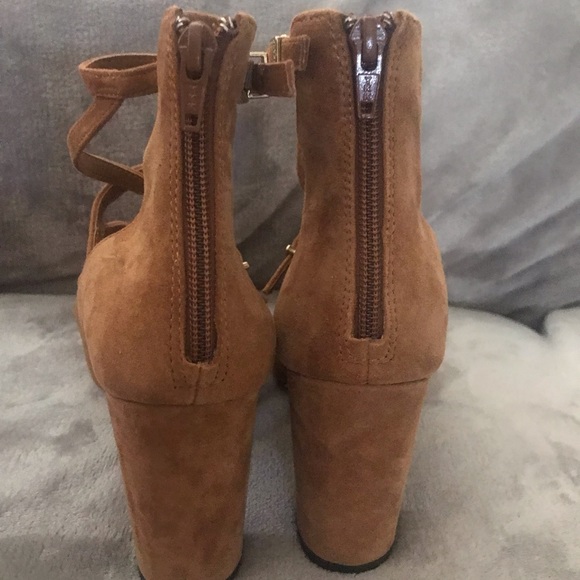 Gianni Bini NEW Mary Jane heels from Dillard’s - Picture 3 of 5